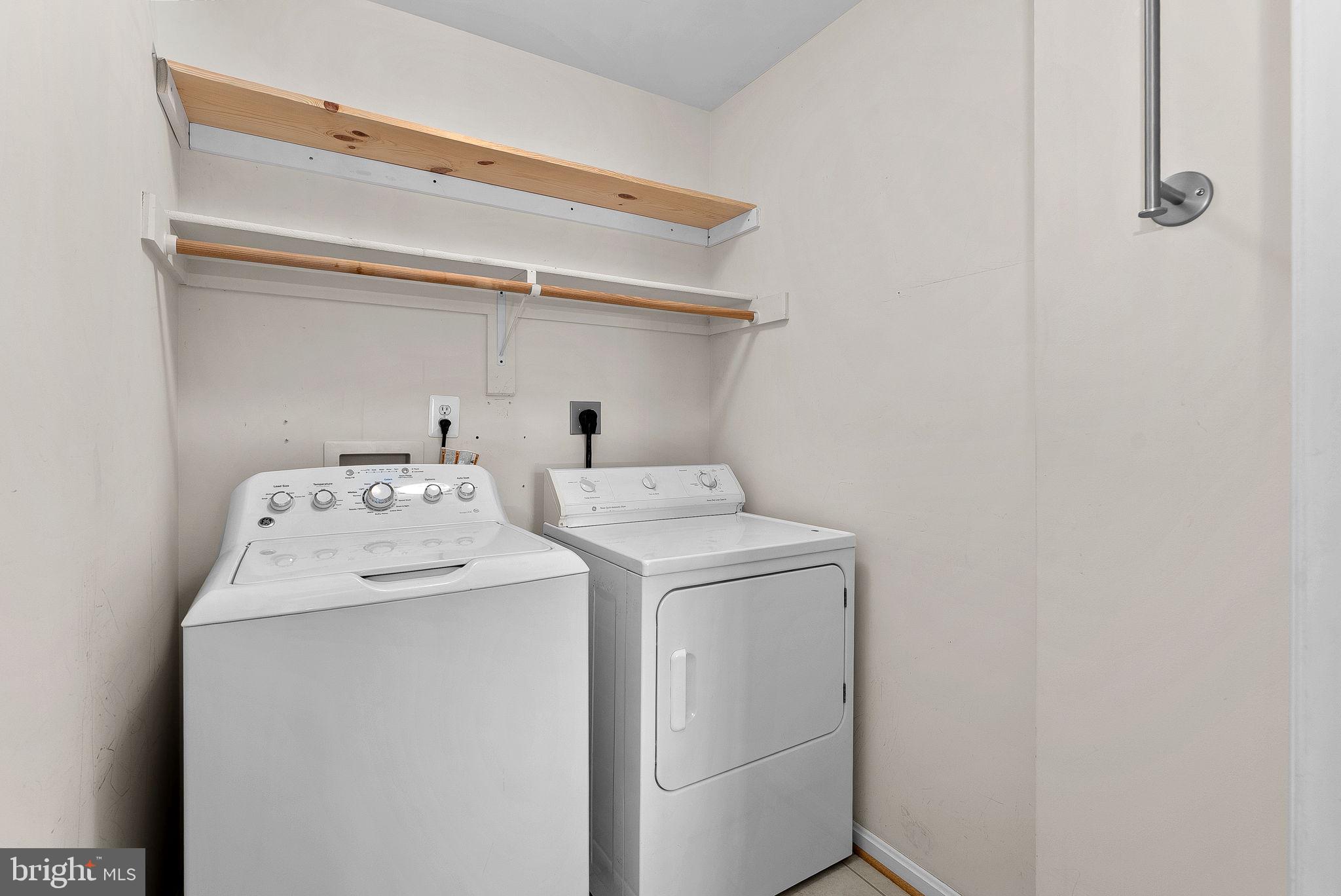 1616 CANDLEWOOD PLACE NE