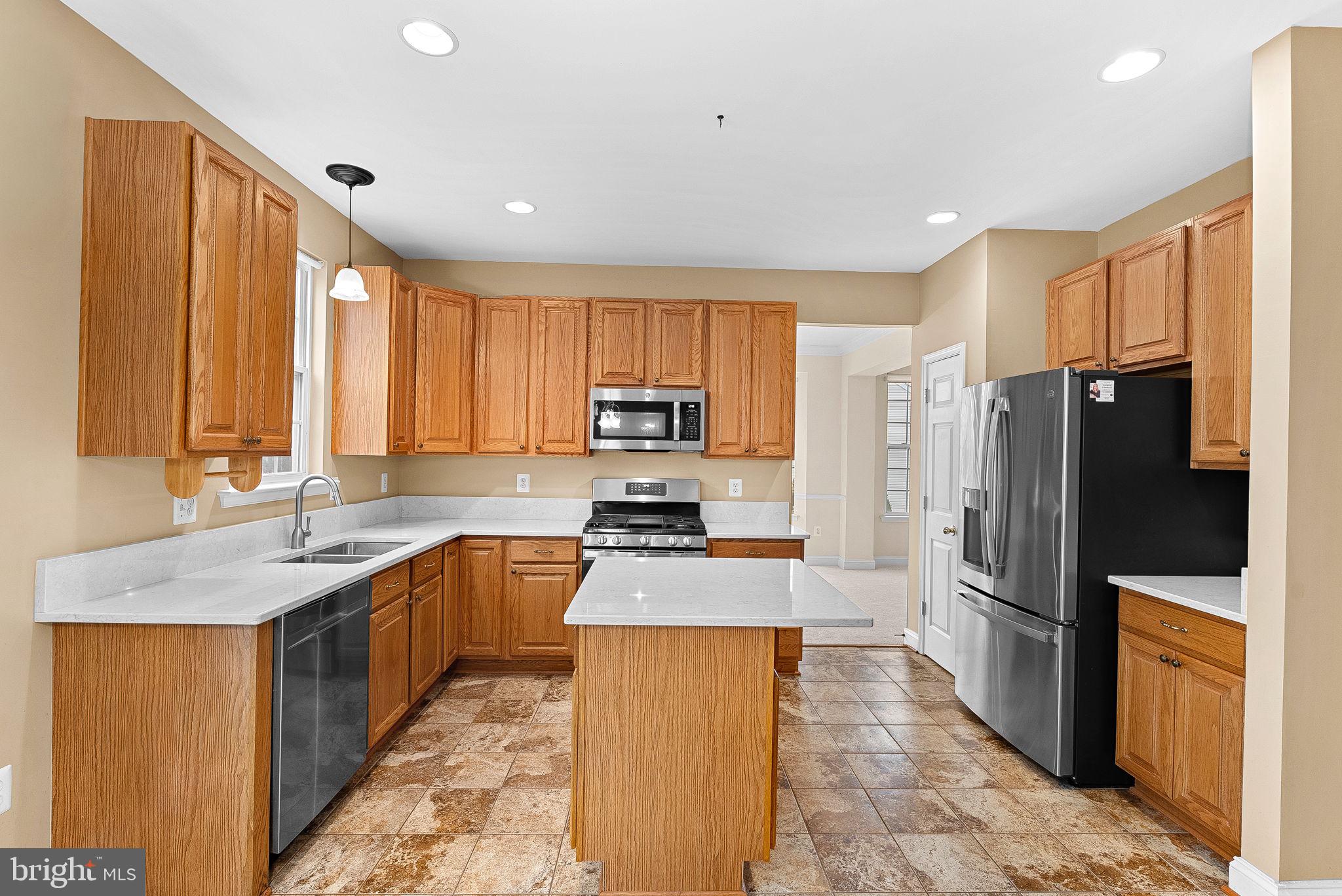 1616 CANDLEWOOD PLACE NE