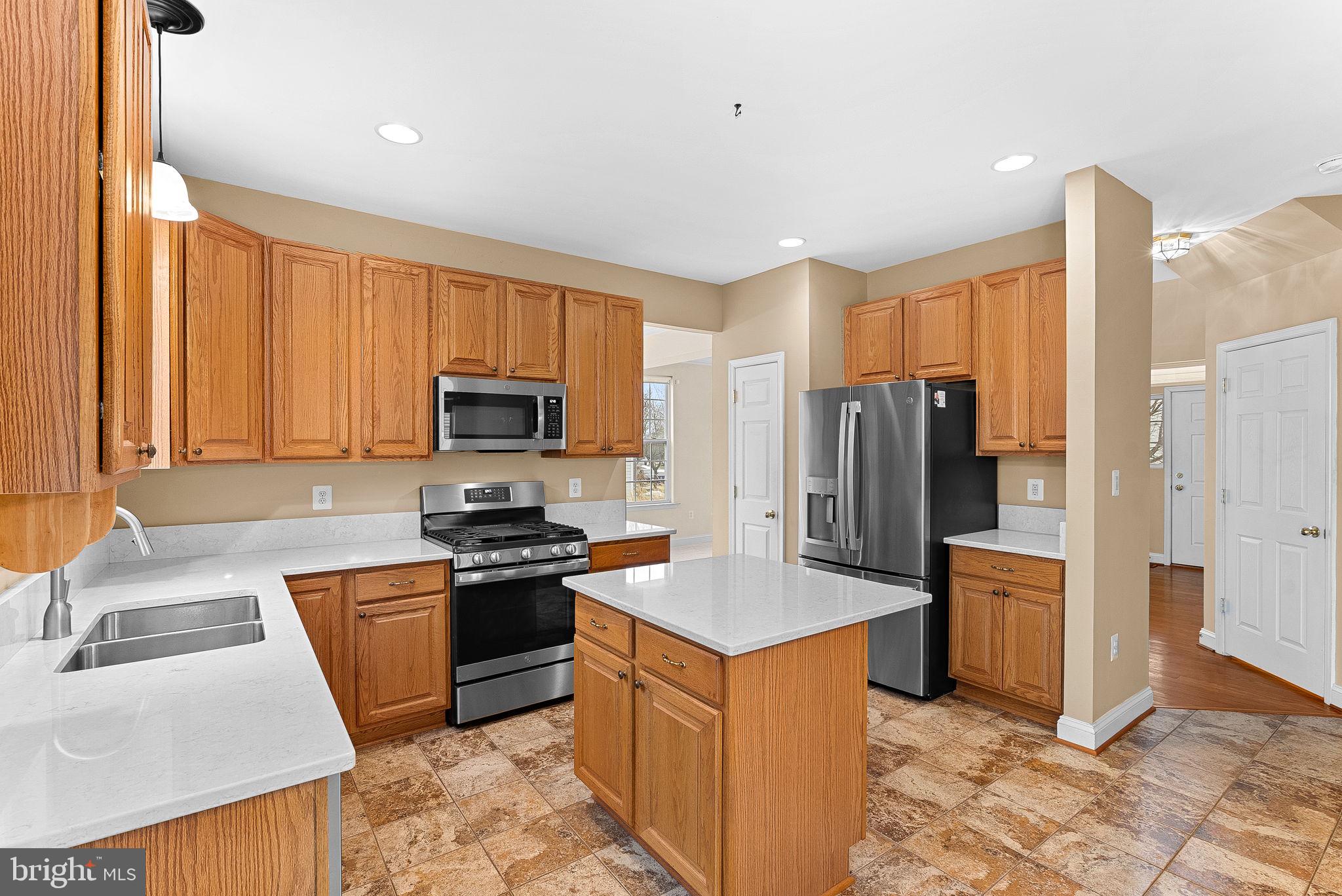 1616 CANDLEWOOD PLACE NE