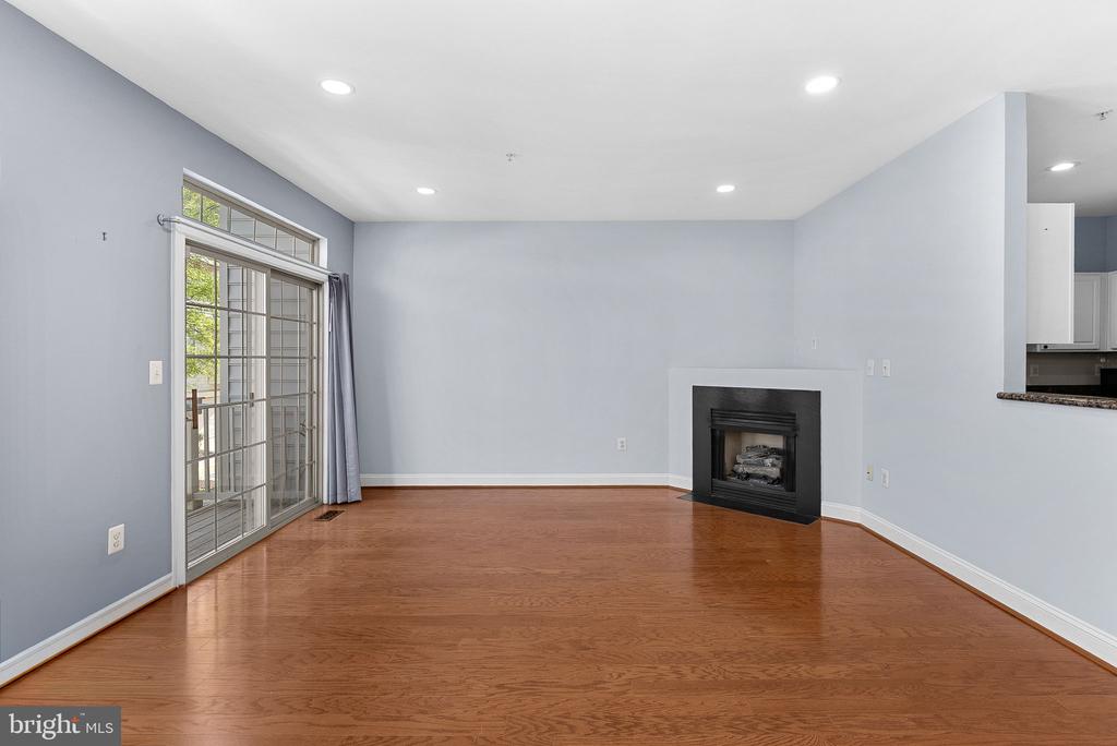 46353 VILLA SQUARE
