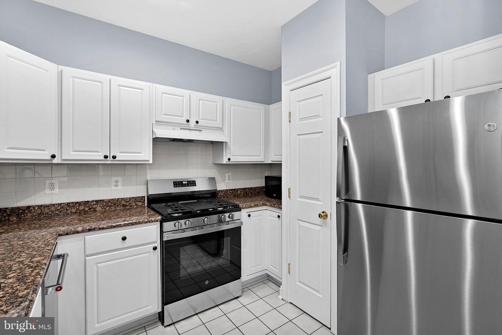 46353 VILLA SQUARE