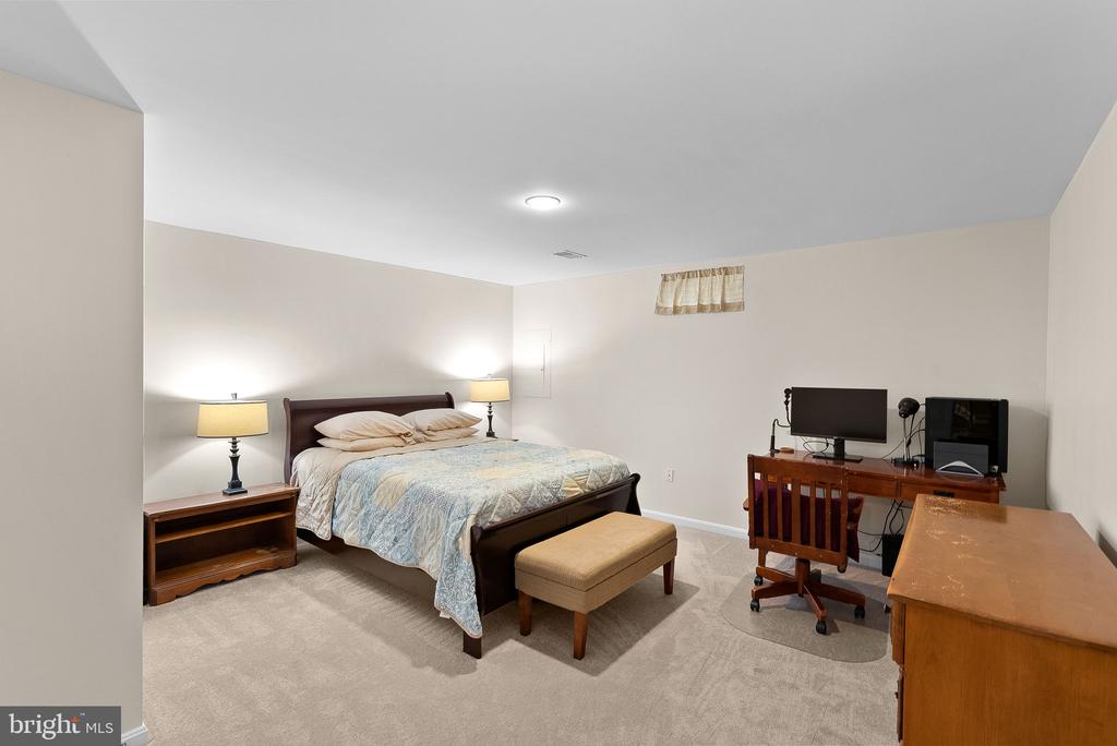 516 GENTLEWOOD SQUARE