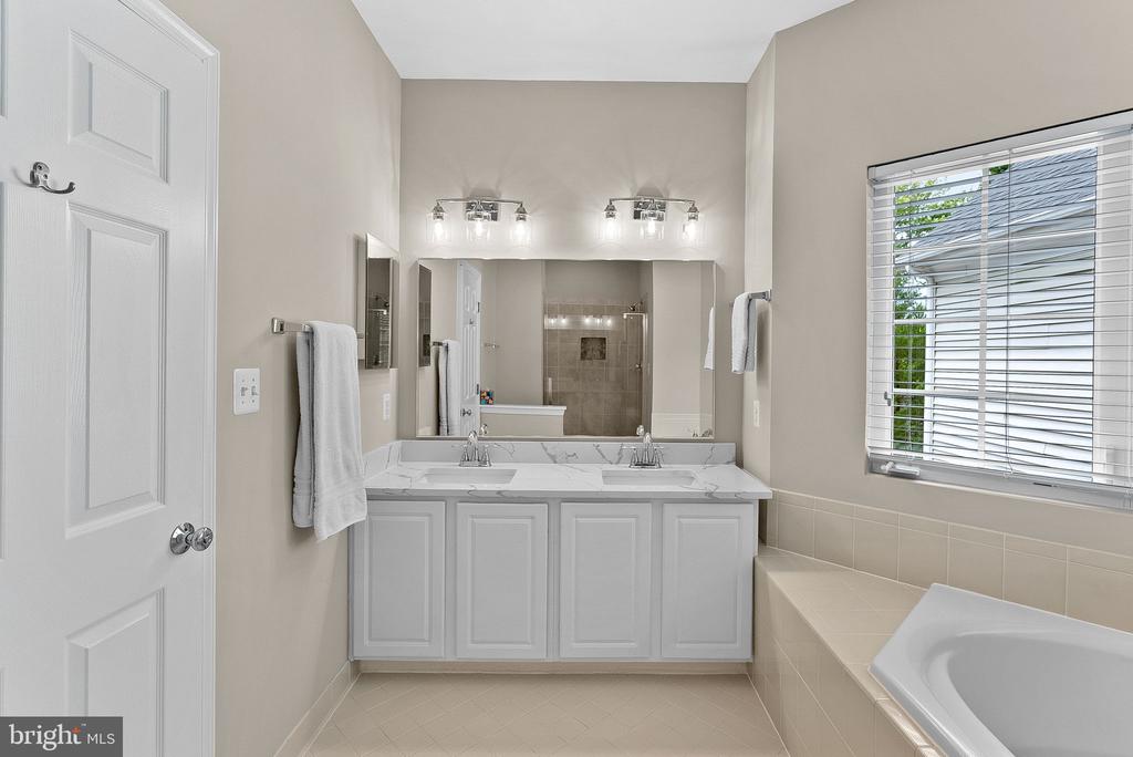 516 GENTLEWOOD SQUARE