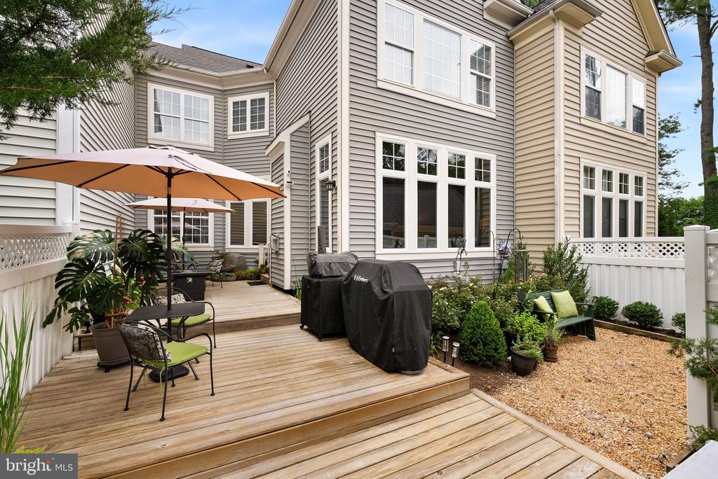 516 GENTLEWOOD SQUARE