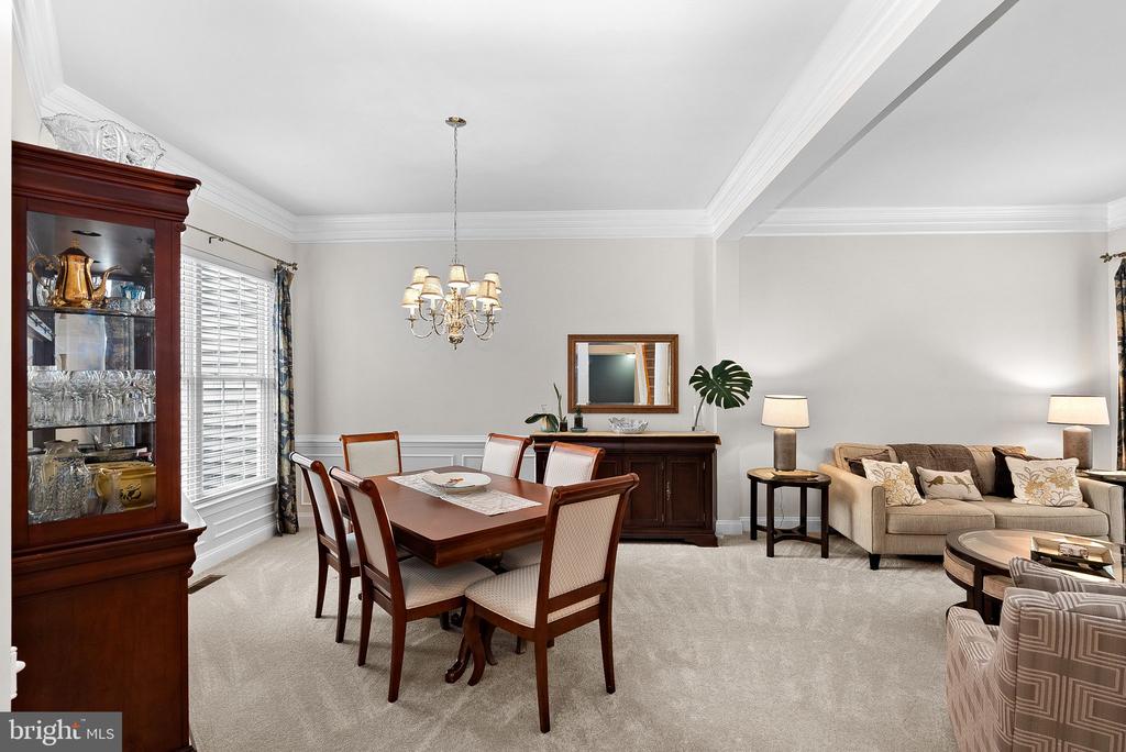 516 GENTLEWOOD SQUARE