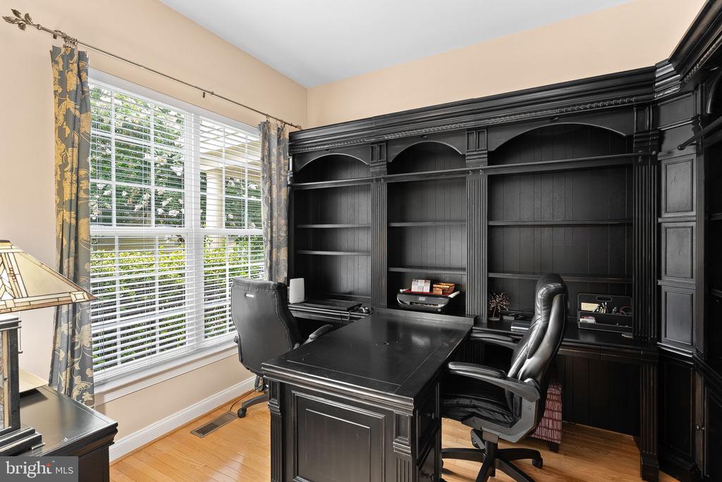 516 GENTLEWOOD SQUARE