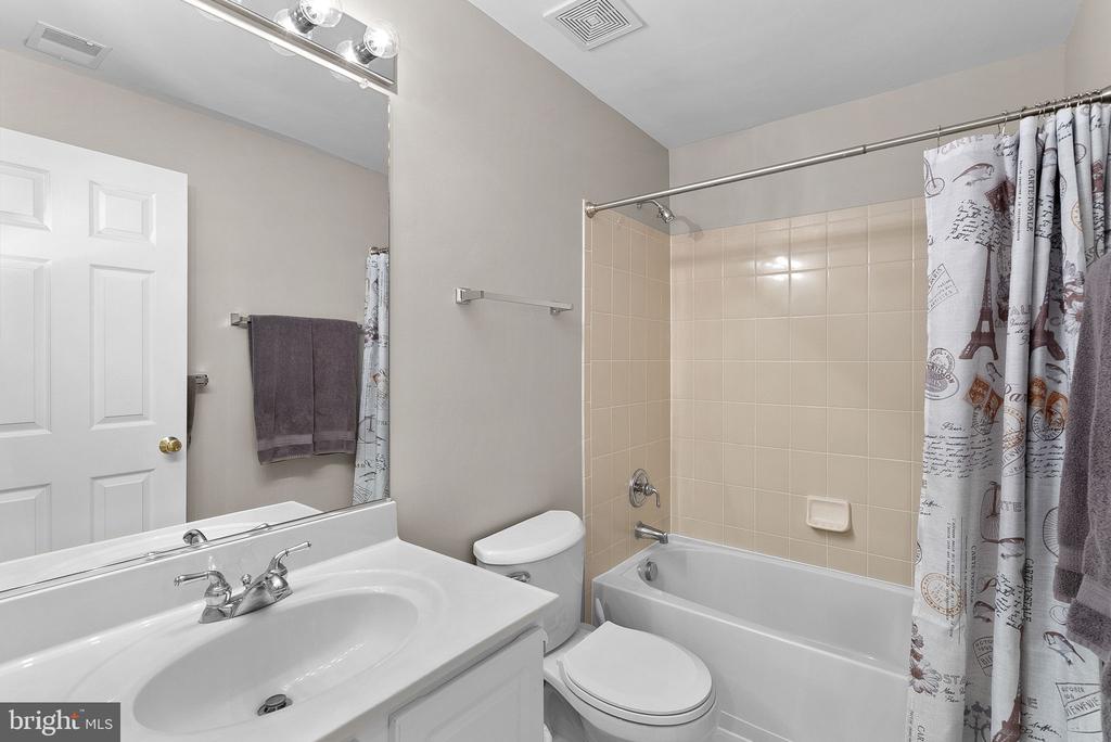 516 GENTLEWOOD SQUARE