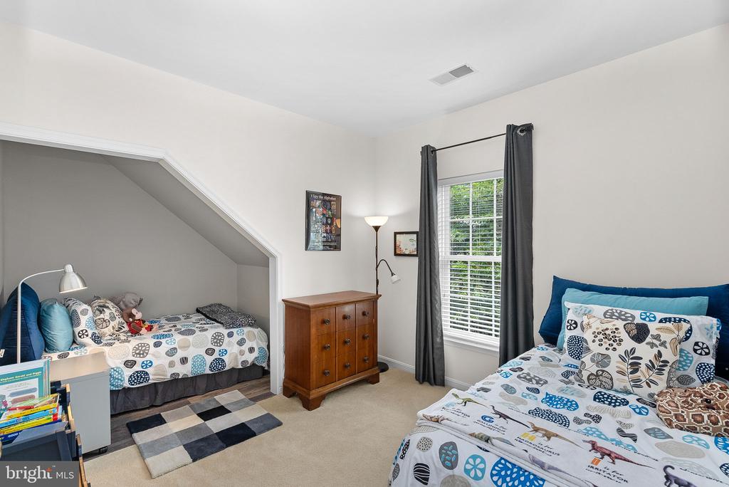 516 GENTLEWOOD SQUARE