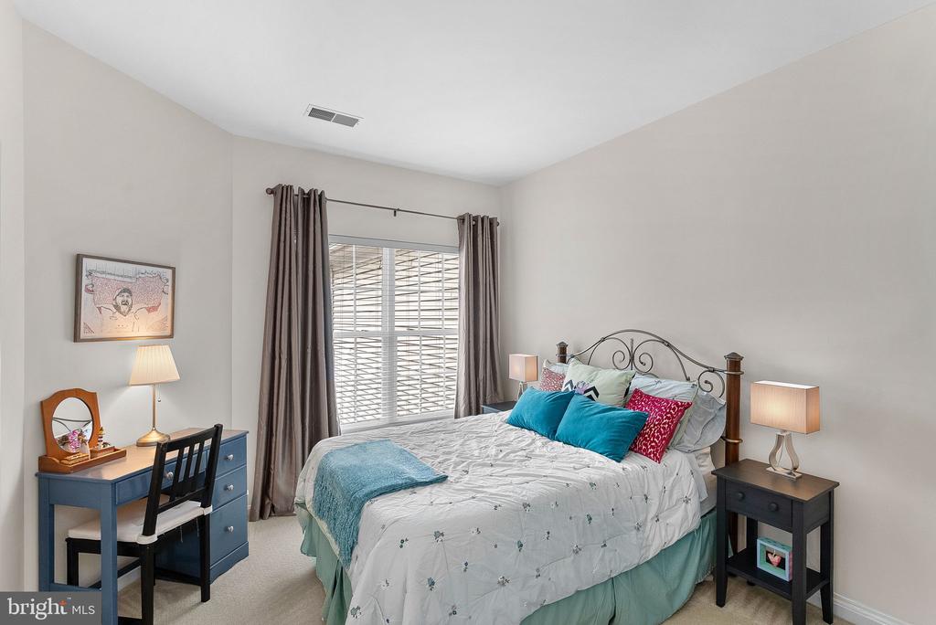 516 GENTLEWOOD SQUARE