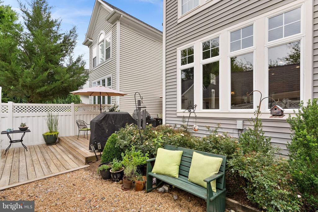 516 GENTLEWOOD SQUARE