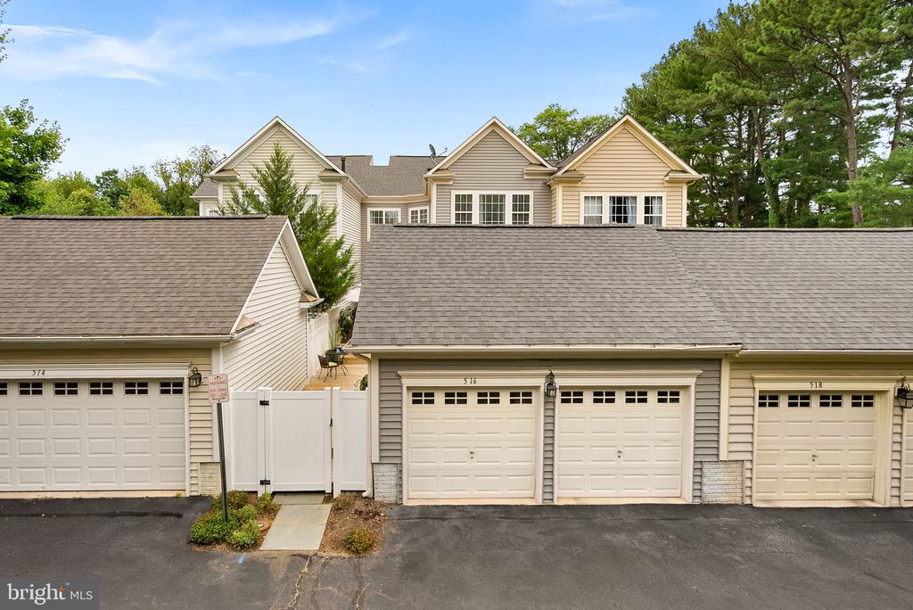 516 GENTLEWOOD SQUARE