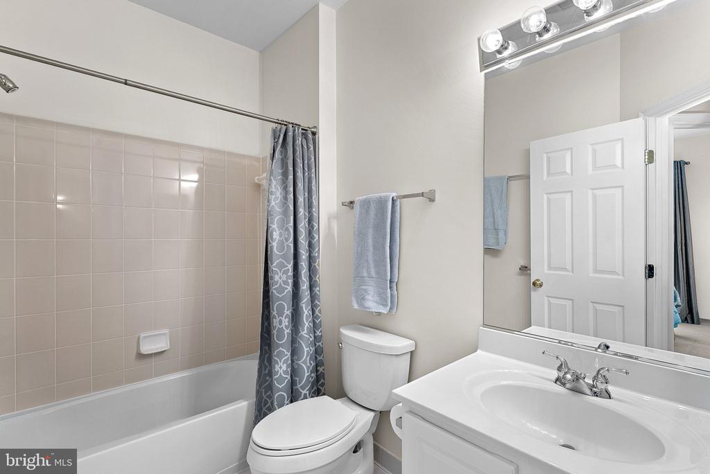 516 GENTLEWOOD SQUARE