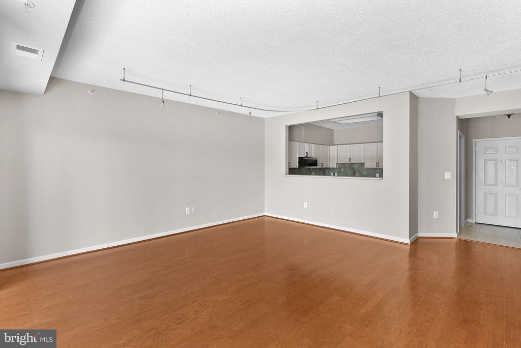 19375 CYPRESS RIDGE TERRACE Unit: 322