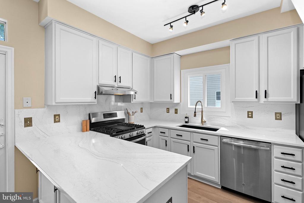 47684 WOOLCOTT SQUARE