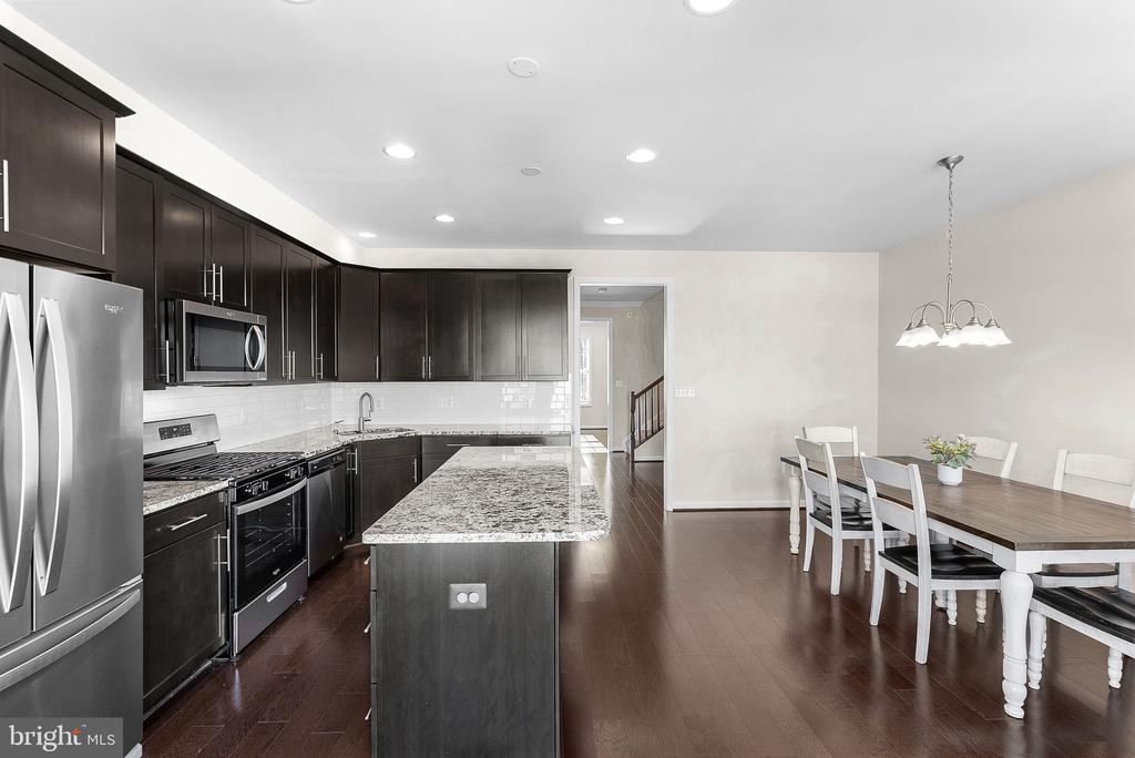 16009 Marsh Pl