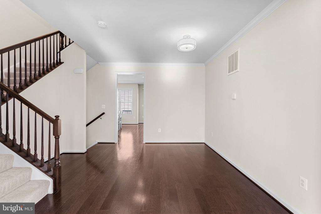 16009 Marsh Pl