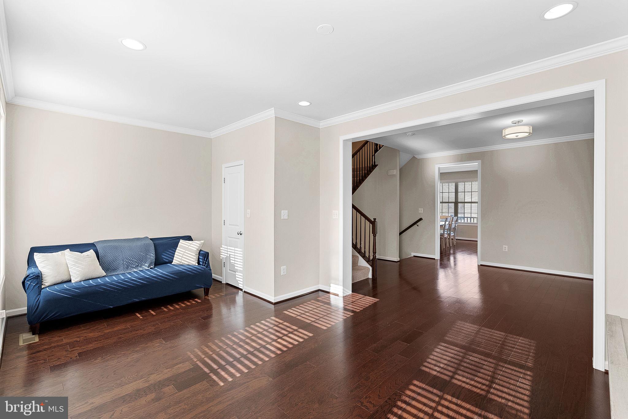 16009 Marsh Pl