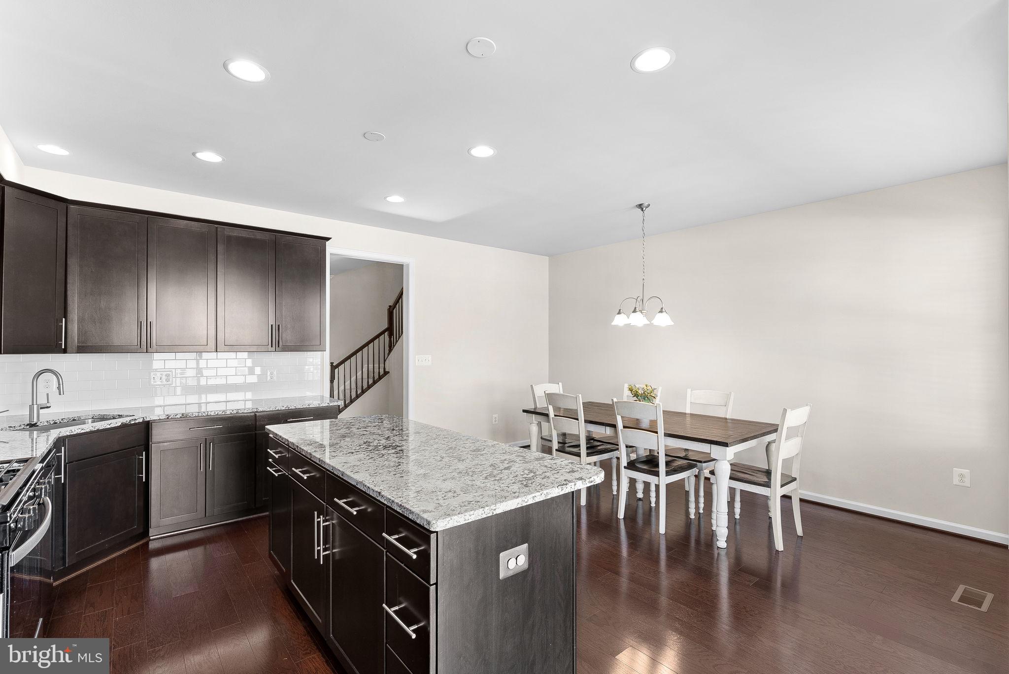 16009 Marsh Pl