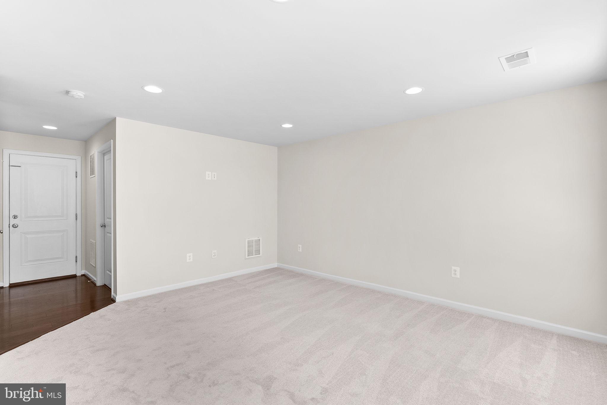 16009 Marsh Pl