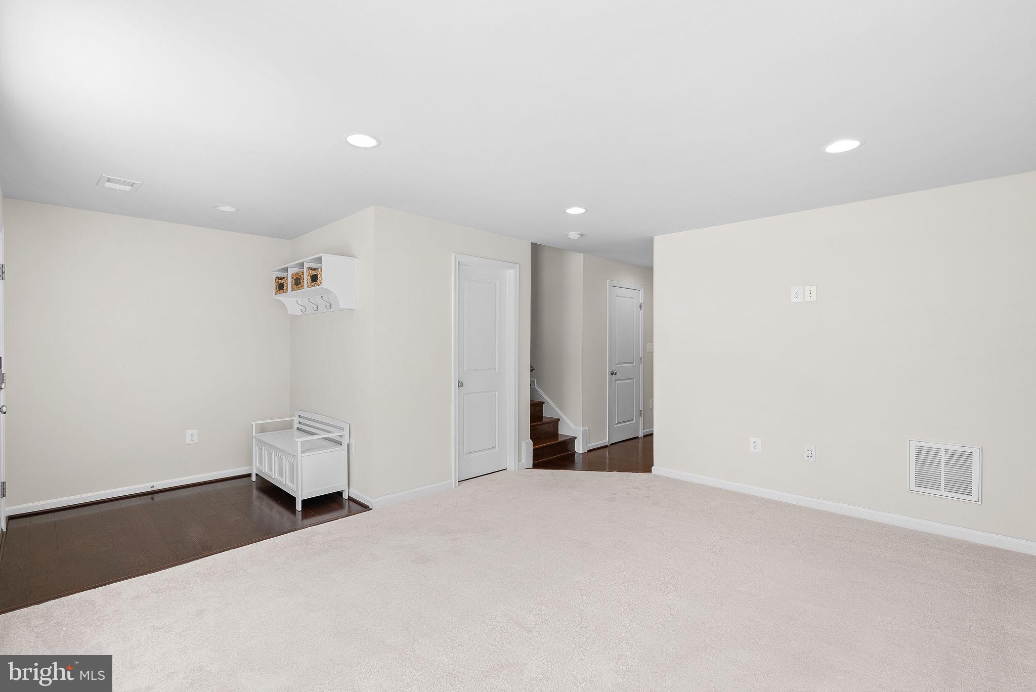 16009 Marsh Pl