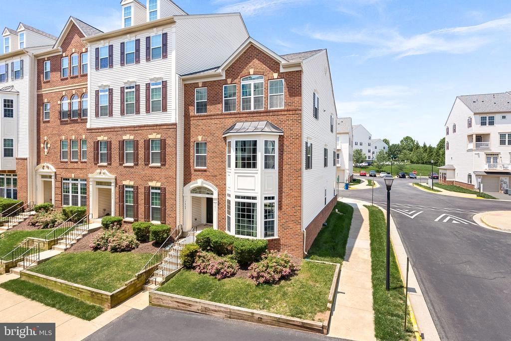 7471 Brunson Cir #10a