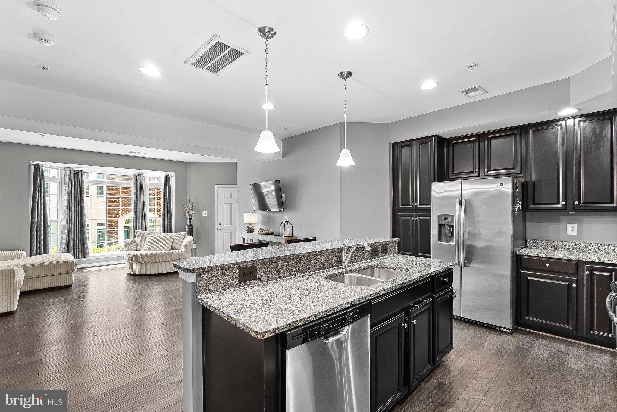 7471 Brunson Cir #10a