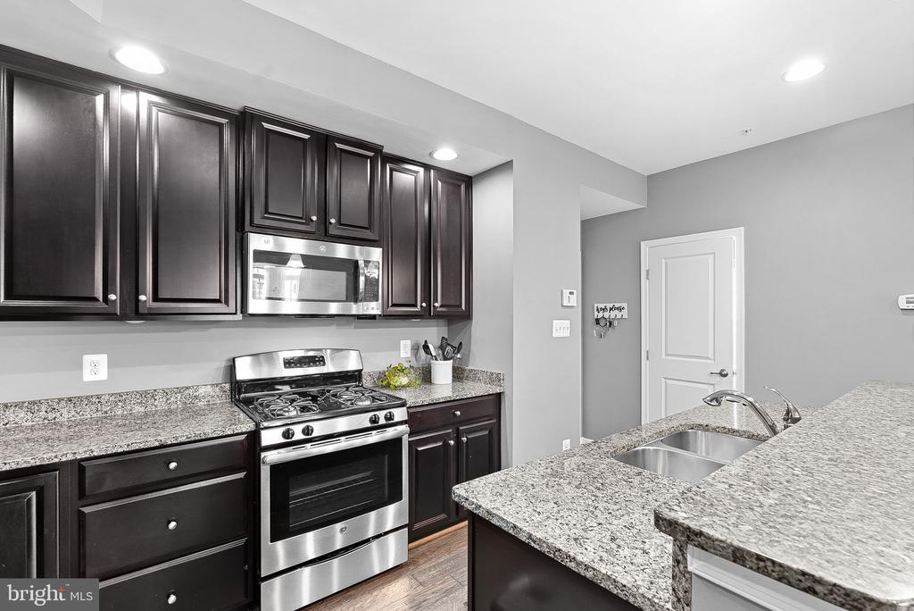 7471 Brunson Cir #10a