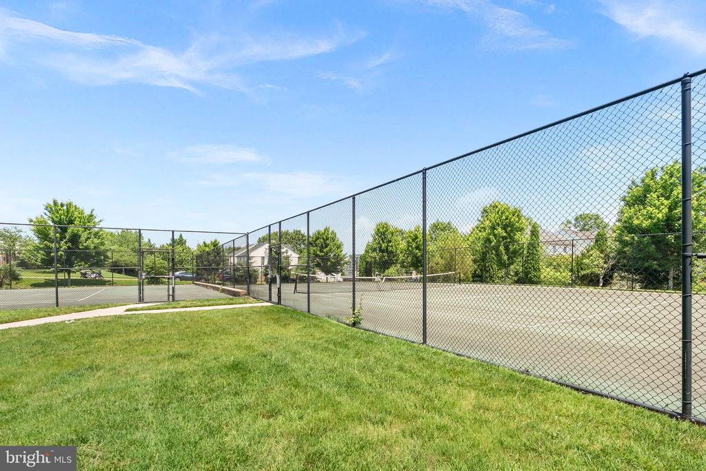 7471 Brunson Cir #10a