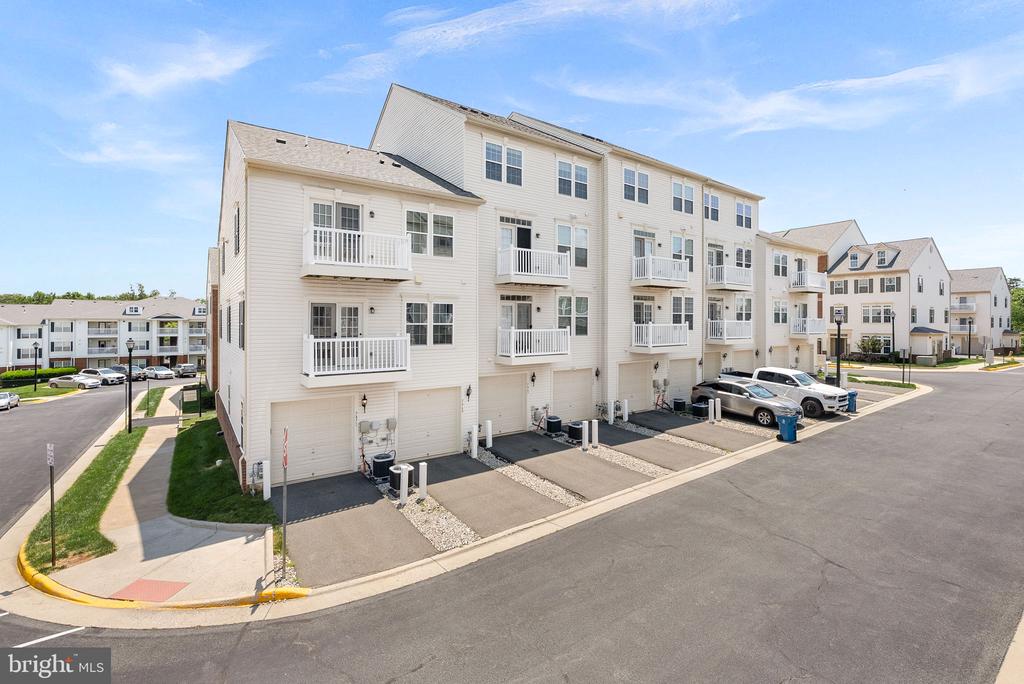 7471 Brunson Cir #10a