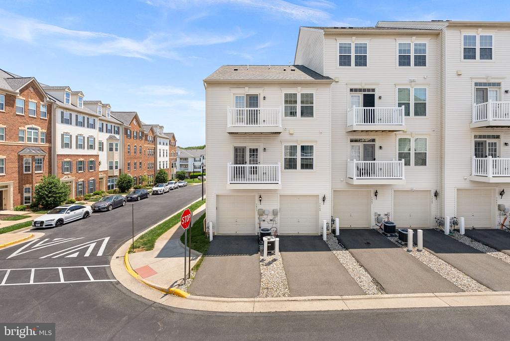 7471 Brunson Cir #10a