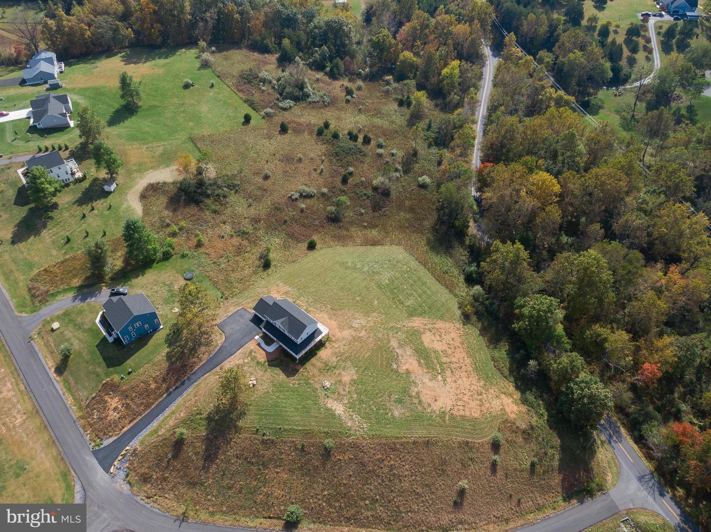 100 Holiday Ct