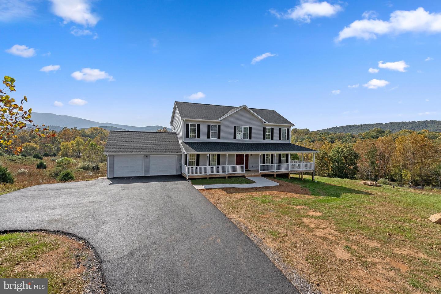 100 Holiday Ct