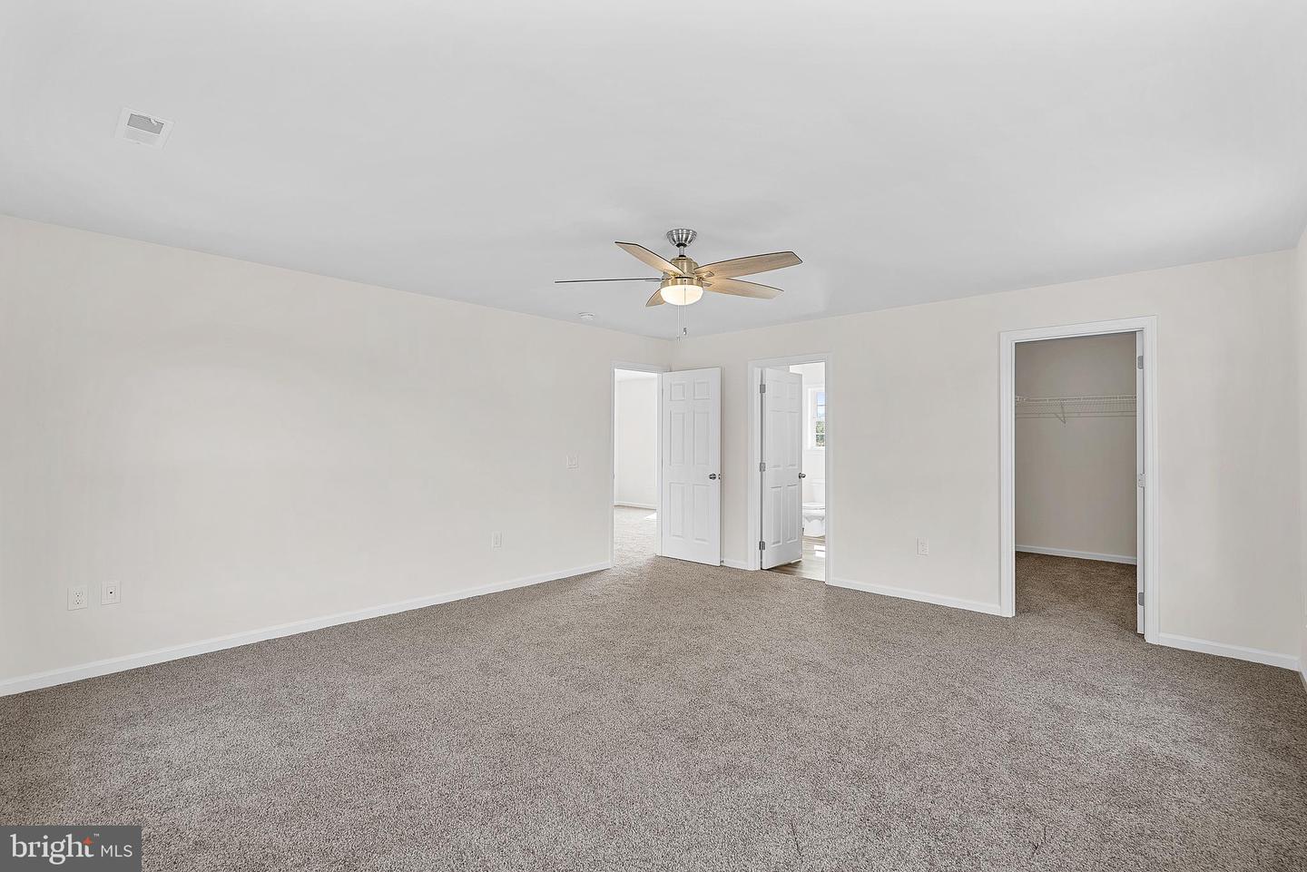 100 Holiday Ct