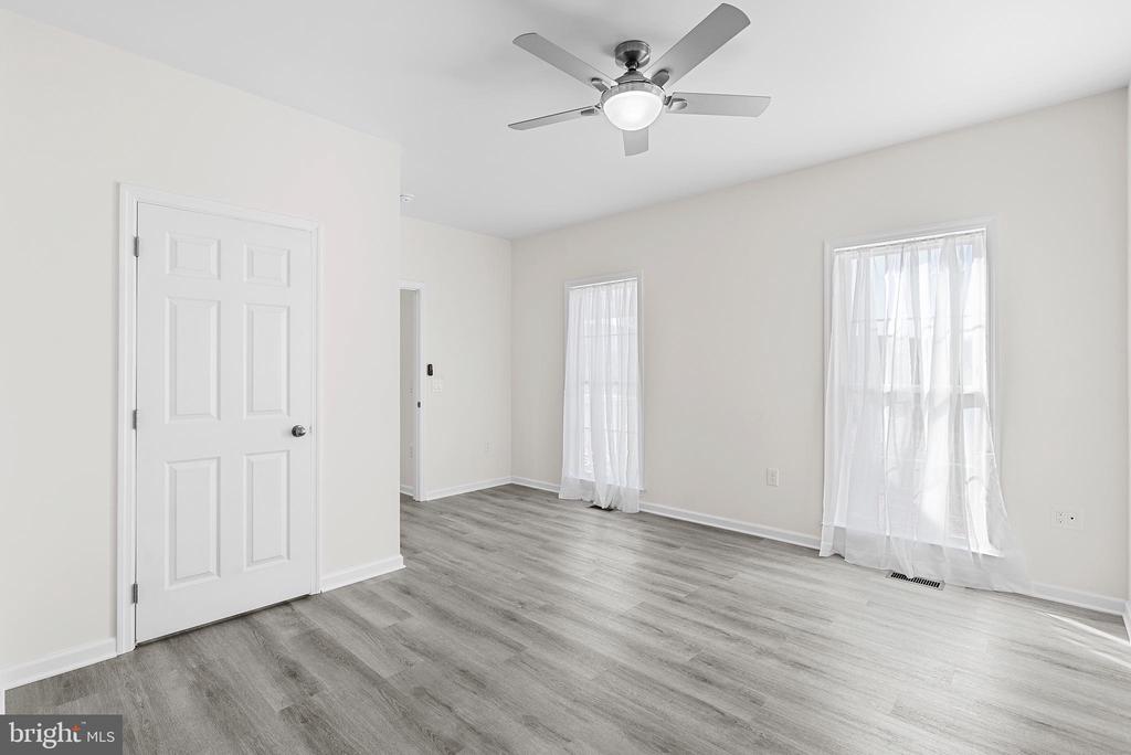 56 EVERGREEN CT