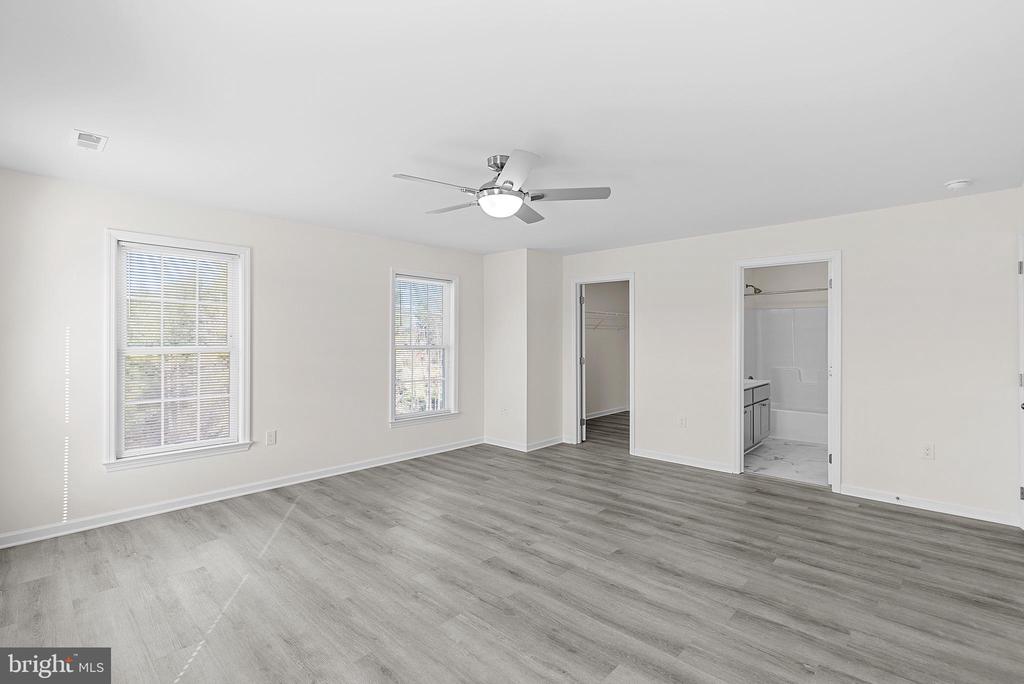56 EVERGREEN CT