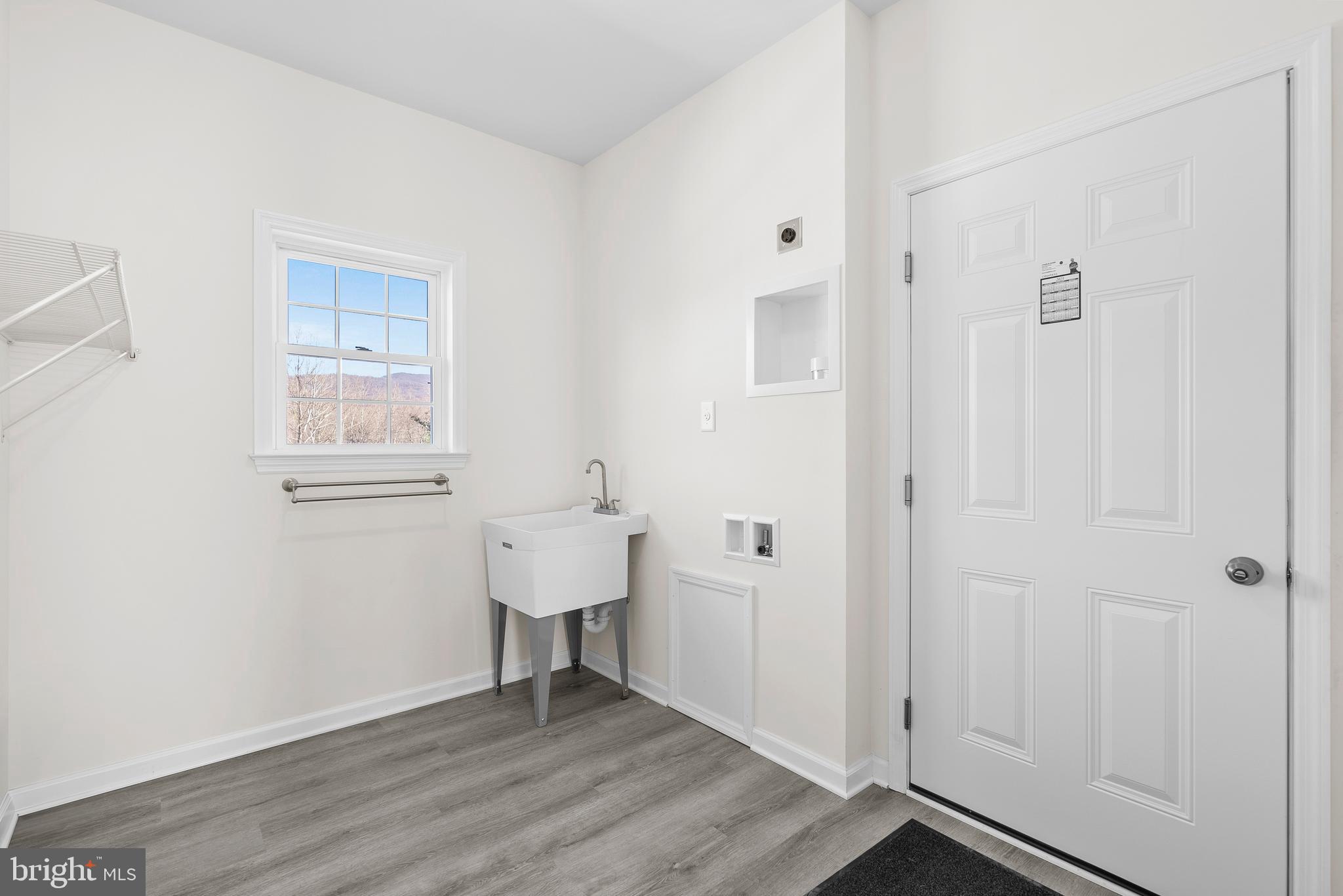 56 EVERGREEN CT