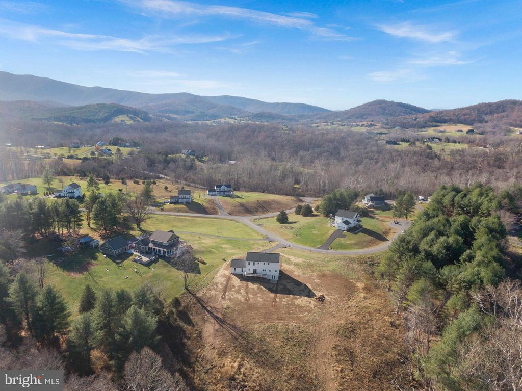 56 EVERGREEN CT