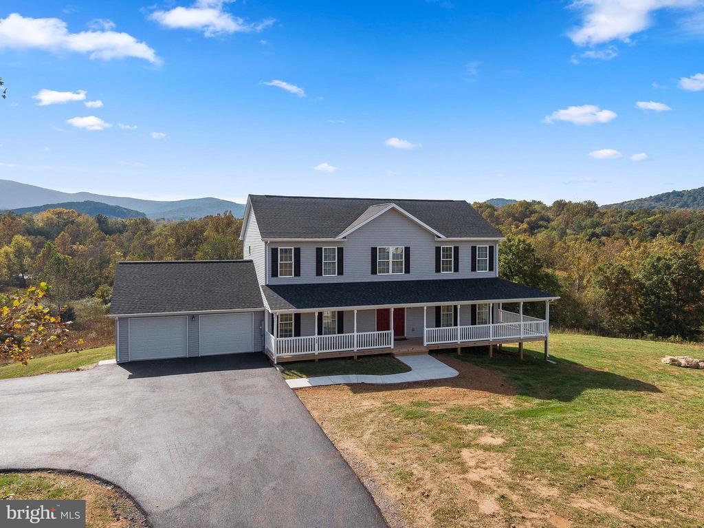 100 HOLIDAY CT