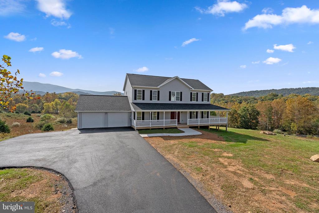 100 HOLIDAY CT