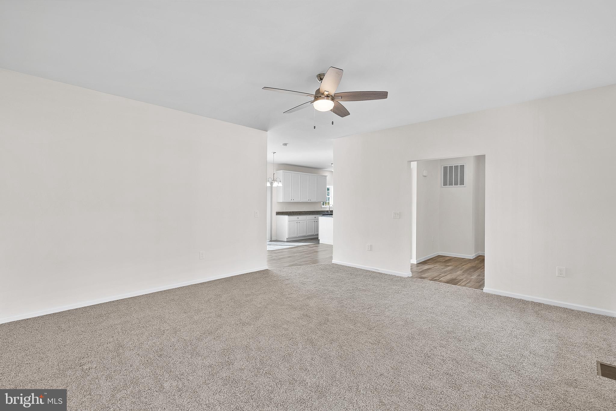 100 HOLIDAY CT