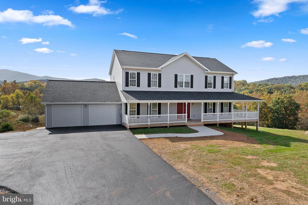 100 HOLIDAY CT