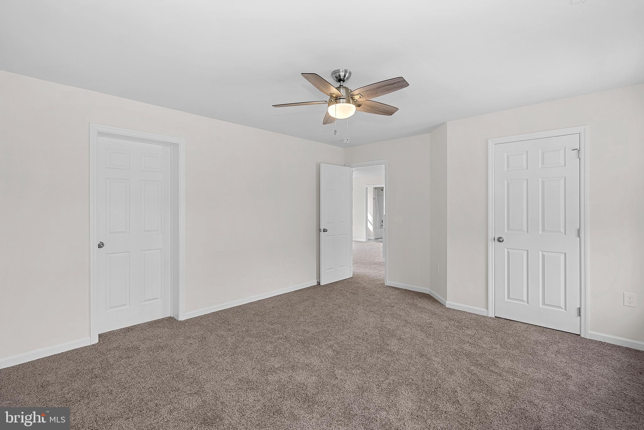 100 HOLIDAY CT