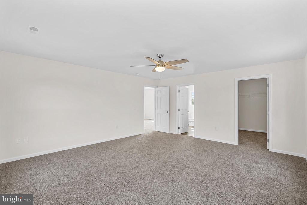 100 HOLIDAY CT