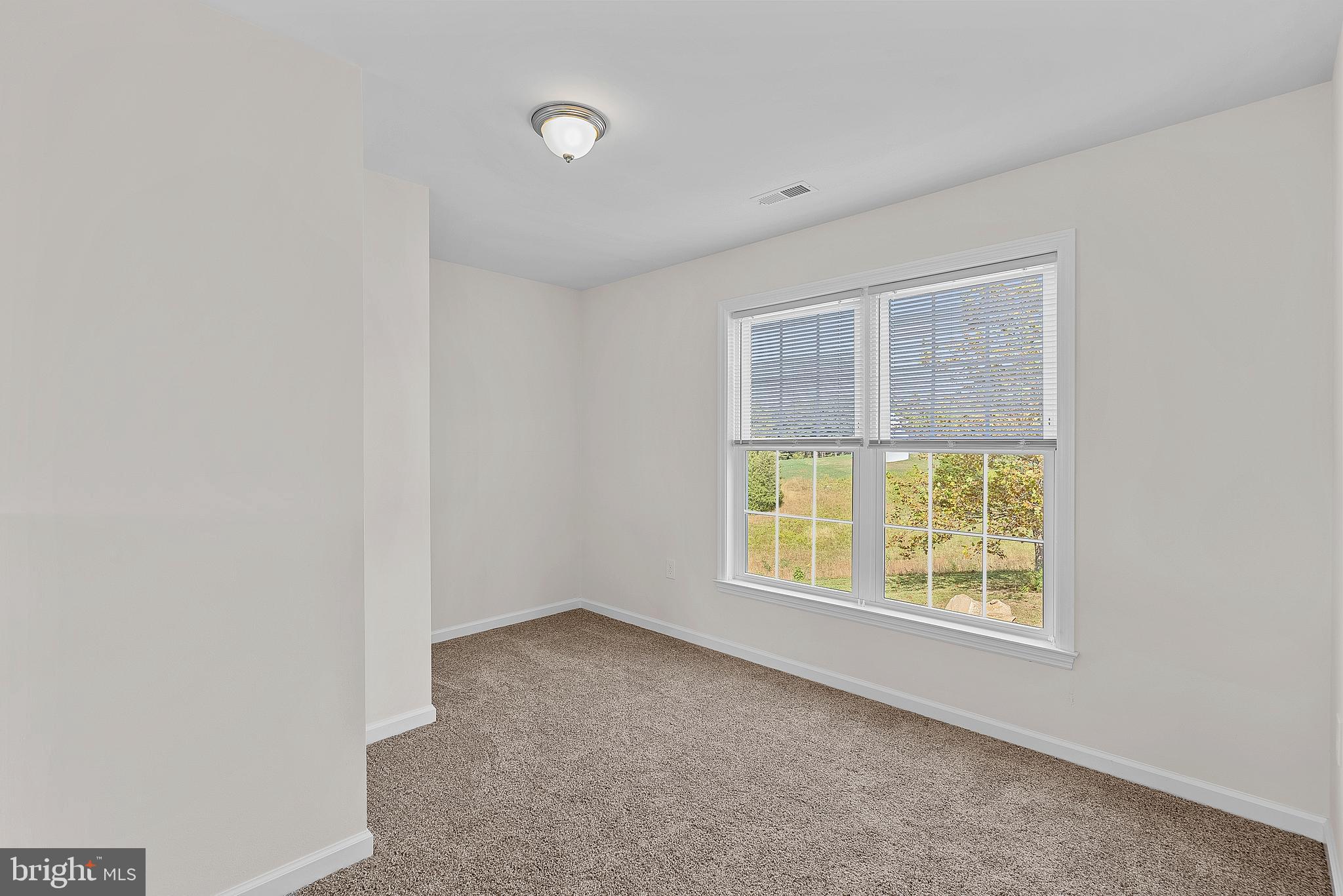 100 HOLIDAY CT