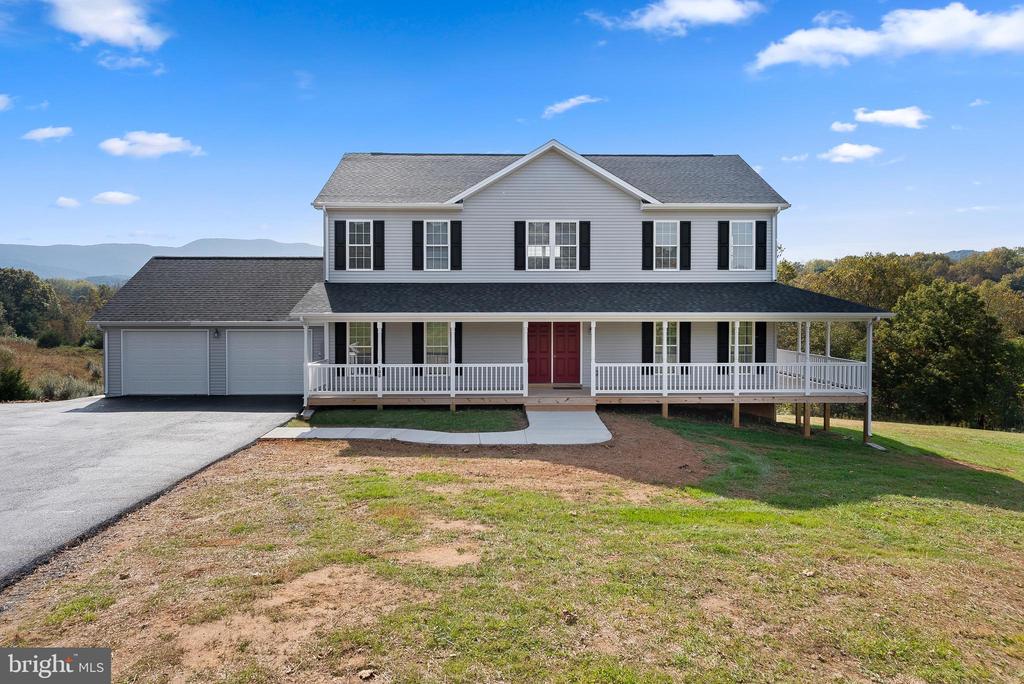 100 HOLIDAY CT