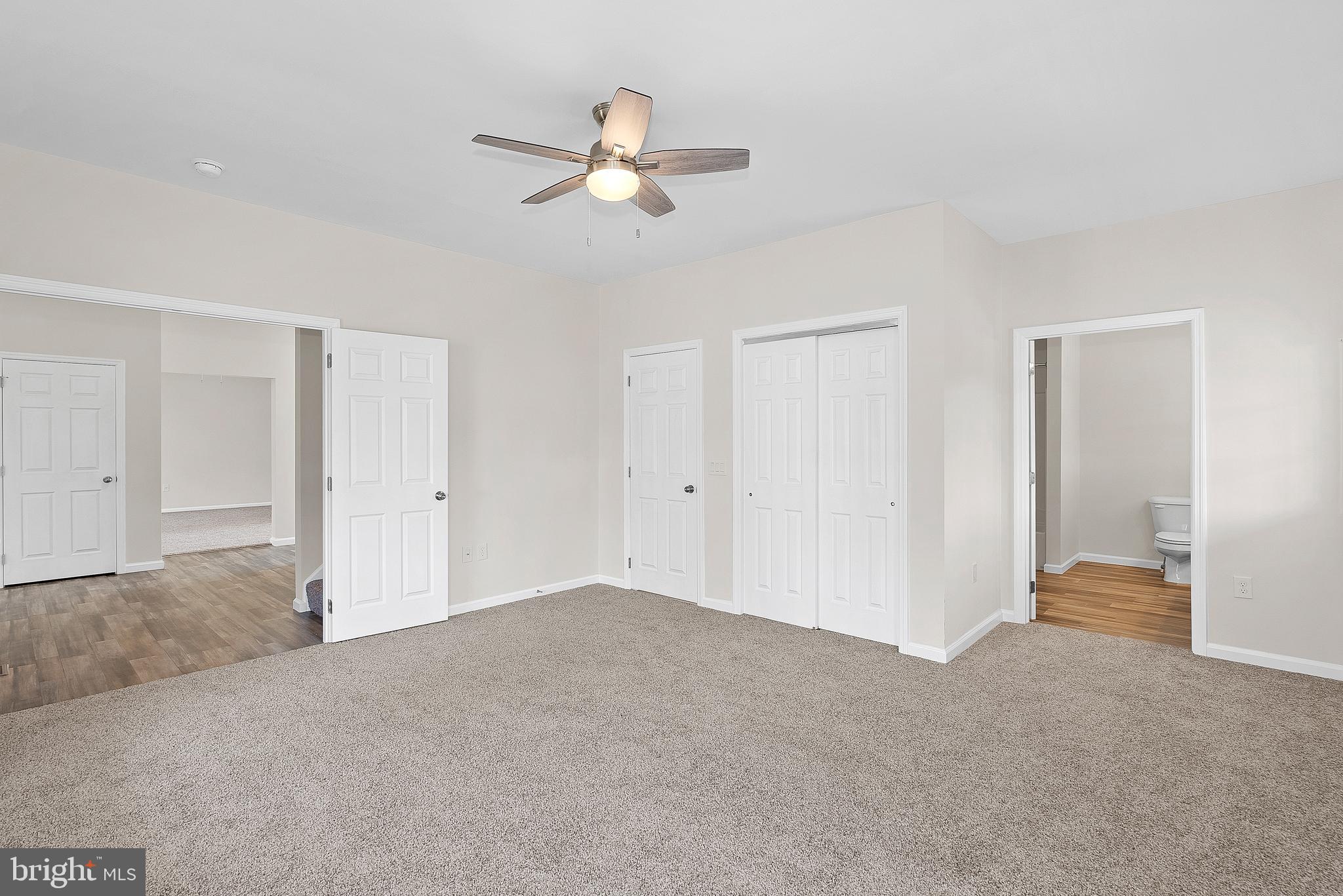 100 HOLIDAY CT