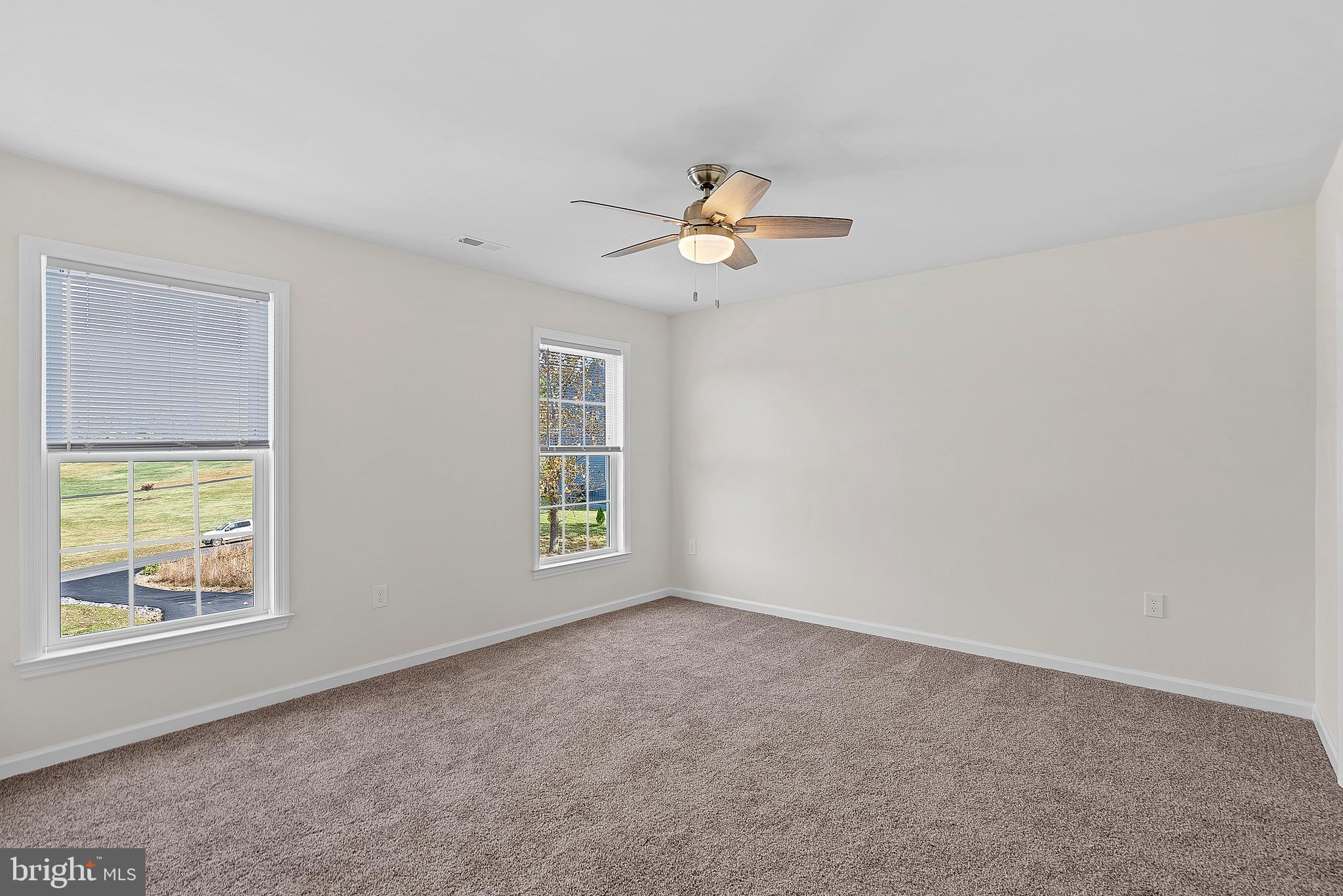 100 HOLIDAY COURT