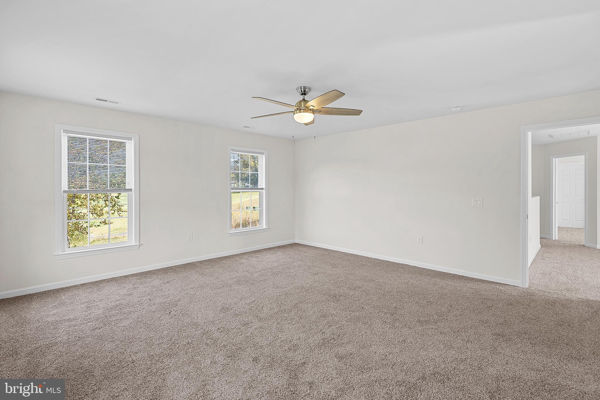 100 HOLIDAY COURT