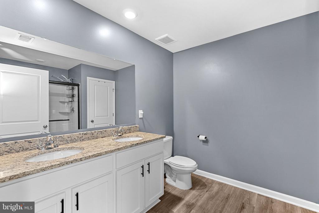 128 CENTERGATE DRIVE