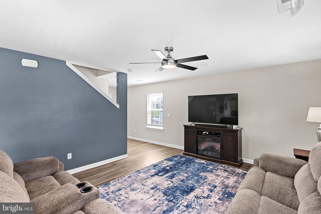 128 CENTERGATE DRIVE